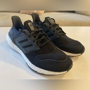 Adidas Ultraboost 22 size 11